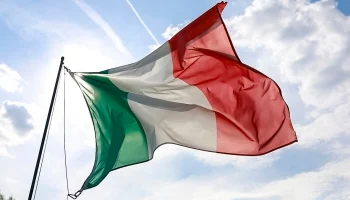 Спасатели нашли тела миллионера Линча и его дочери после крушения яхты в Италии