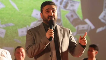 Депутат Бурляев сравнил режиссера Андреасяна с моськой, лающей на слона