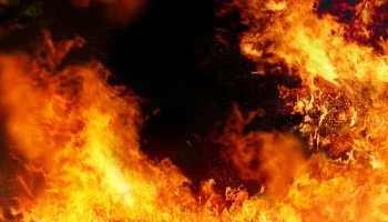 В ВСУ сообщили о пожаре после взрывов в Одессе и повреждении зданий