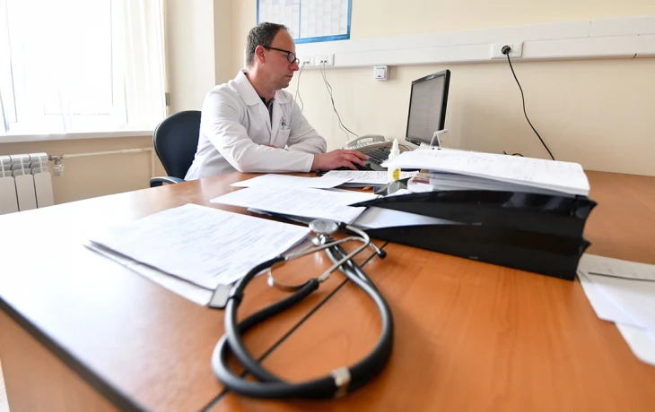 Россиянам окажут дополнительную медпомощь по ОМС в 2025 году Россиянам окажут дополнительную медпомощь по ОМС в 2025 году