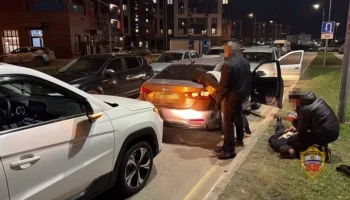 В Москве задержали мужчин, пытавшихся перевезти почти 1,5 кг метадона