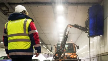 Свыше 100 транспортных тоннелей промыли в столице после зимы