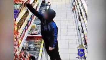 В Тольятти мужчина украл из магазина 44 шоколадки и съел их