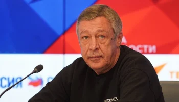 Михаил Ефремов решил не разводиться с женой после 23 лет брака