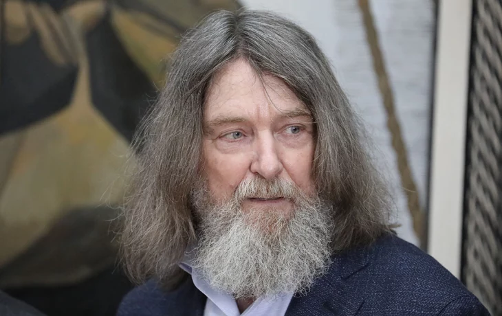 Федор Конюхов завершил дрейф на Северном полюсе, поставив мировой рекорд Федор Конюхов завершил дрейф на Северном полюсе, поставив мировой рекорд