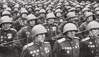 Главархив Москвы открыл виртуальную выставку к годовщине парада Победы