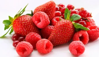 Эксперты призвали россиян не опасаться дефицита клубники и малины