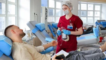 Сергей Собянин рассказал о работе отделения переливания крови НИИ Склифосовского