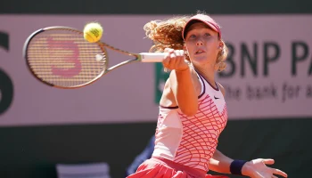 Теннисистка Андреева из РФ обыграла белоруску Соболенко в&nbsp;финале турнира в&nbsp;США