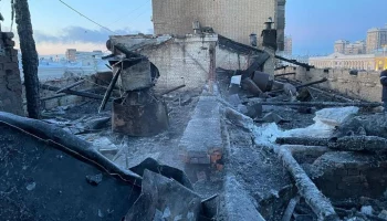 Появились фото последствий пожара в доме на севере Москвы