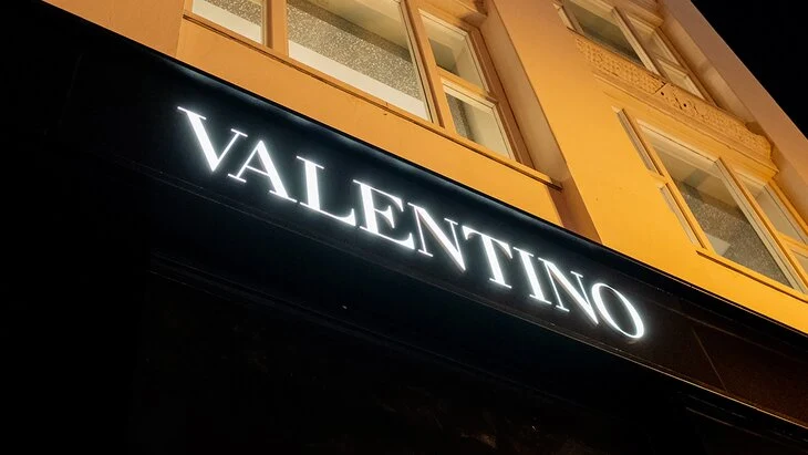 Valentino подал 4 заявки на регистрацию товарных знаков в РФ Valentino подал 4 заявки на регистрацию товарных знаков в РФ