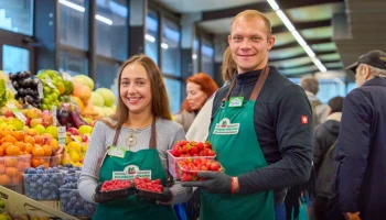 Собянин: Столичные предприниматели сферы торговли активно помогают бойцам СВО