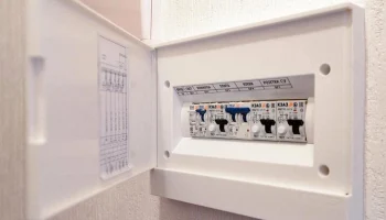 Более 180 тыс электросчетчиков бесплатно заменили в домах Москвы