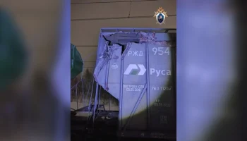 Более 40 поездов задерживаются из-за схода с рельсов вагонов с зерном в Прикамье