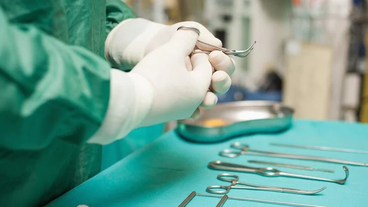 Отец истерзанного собаками в Сочи мальчика заявил, что у сына не прижились нос и губа Отец истерзанного собаками в Сочи мальчика заявил, что у сына не прижились нос и губа