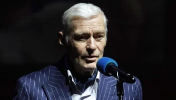 Сын Щербакова: актер остается в реанимации после проведения операции на шейке бедра