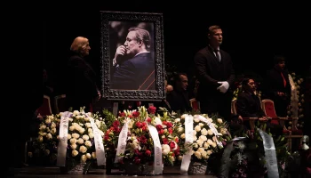 Прощание с Юрием Соломиным завершилось в Малом театре