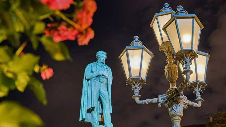 Сергей Собянин рассказал, как Москва сохраняет уникальные исторические фонари