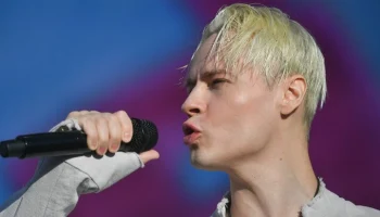 Shaman исполнил песню "Темная ночь" для проекта "Музыка Победы"