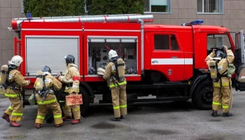 Пять человек спасены при пожаре в жилом доме на Пушкинской улице в Москве