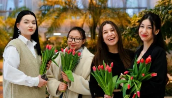 Волонтеры поздравят москвичек с 8 Марта в рамках акции &laquo;Вам, любимые&raquo;