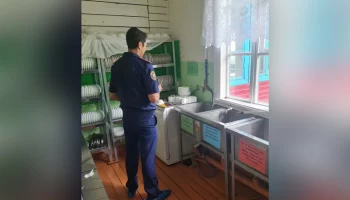 Суд приостановил работу лагеря в Туве после массового отравления детей