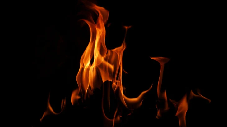 Пожар на рынке в Санкт-Петербурге полностью ликвидировали Пожар на рынке в Санкт-Петербурге полностью ликвидировали