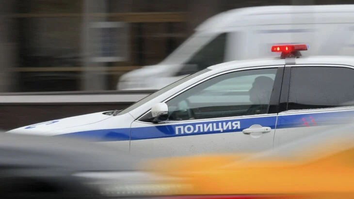 Автомобиль столкнулся с автобусами на Кронштадтском бульваре в Москве Автомобиль столкнулся с автобусами на Кронштадтском бульваре в Москве