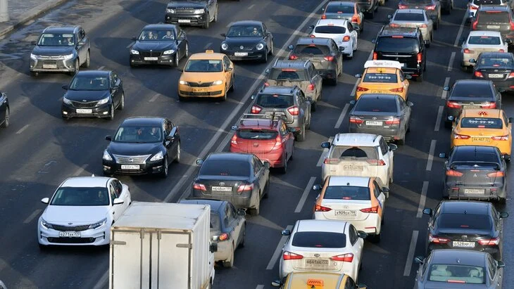 ДТП с участием четырех автомобилей произошло на Киевском шоссе ДТП с участием четырех автомобилей произошло на Киевском шоссе