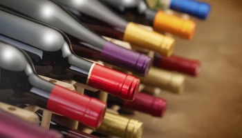 Замглавы Минфина РФ сообщил о заморозке вопроса о легализации онлайн-продаж алкоголя