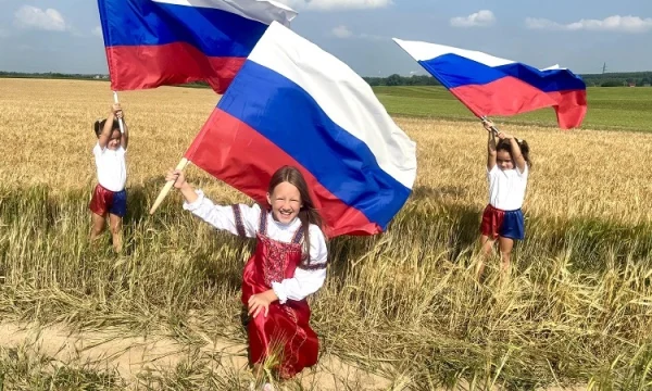 Музей Победы пригласил на онлайн-флешмоб ко Дню Государственного флага Музей Победы пригласил на онлайн-флешмоб ко Дню Государственного флага