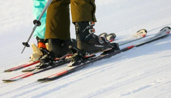 FIS предоставила нейтральный статус пяти спортсменам из России