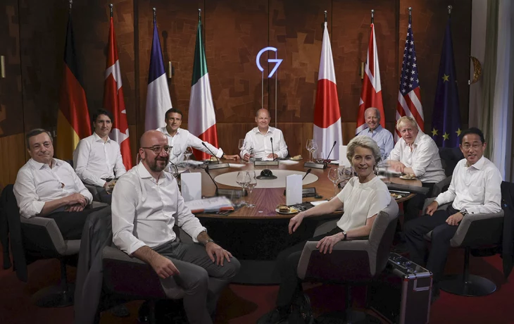 Страны G7 планируют ужесточить ценовой потолок на российскую нефть Страны G7 планируют ужесточить ценовой потолок на российскую нефть