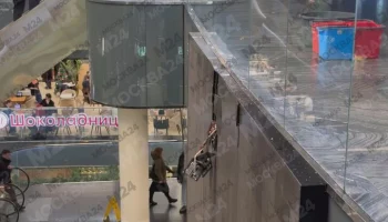 Снег пробил крышу башни "Федерация" в "Москва-Сити"