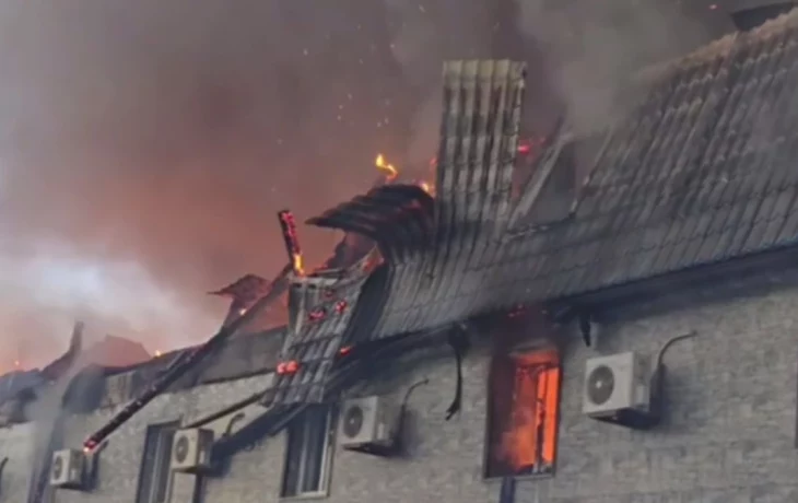 МЧС локализовало пожар в хабаровской гостинице на площади 500 «квадратов» МЧС локализовало пожар в хабаровской гостинице на площади 500 «квадратов»