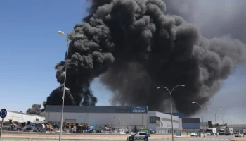 Express: ядовитое облако накрыло испанский город после взрыва на химзаводе