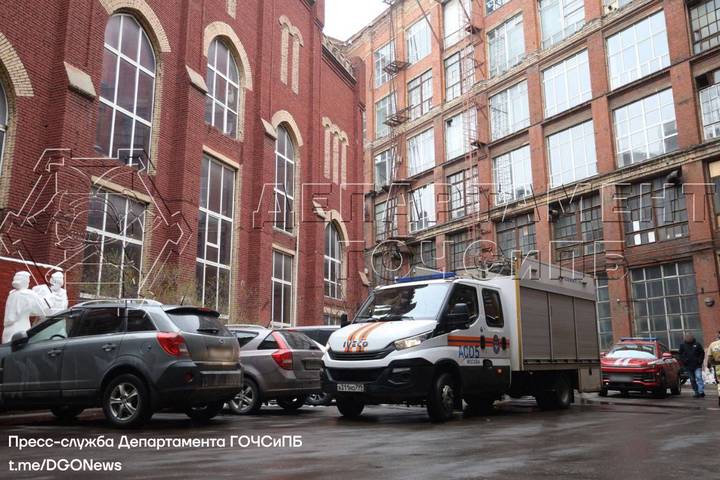 Второй пожар за два месяца: здание Электрозавода вновь загорелось в Москве