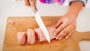 Производитель "Дамате" опровергла информацию о пропаже мяса индейки с полок магазинов