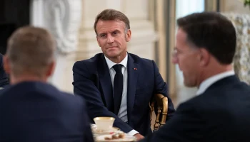 Le Monde: Макрон предложил применить &laquo;торговую базуку&raquo; в ответ на пошлины Трампа