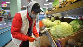 В России хотят штрафовать за благотворительную раздачу просроченных продуктов