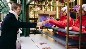 Около 30 пунктов сбора подарков для детей и участников СВО открылось в Москве