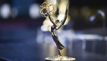 Объявлены победители 77-й телевизионной премии "Эмми"