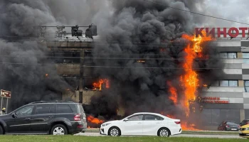 Площадь пожара в ТЦ Калининграда увеличилась до 1 500 "квадратов" Площадь пожара в ТЦ Калининграда увеличилась до 1 500 "квадратов"