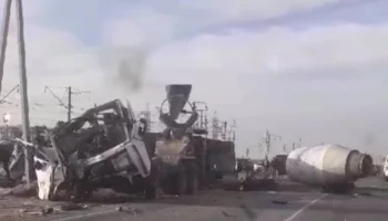 Автобус столкнулся с бетономешалкой на трассе в Астраханской области