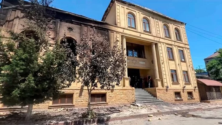 Глава Дагестана: семьи погибших при терактах получат по 1 млн рублей Глава Дагестана: семьи погибших при терактах получат по 1 млн рублей