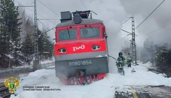 Загоревшийся локомотив привел к задержкам поездов в Красноярском крае