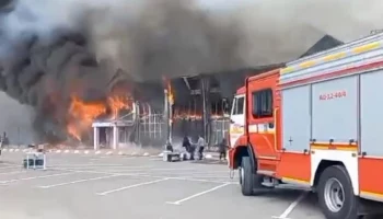 Трое сотрудников МЧС пострадали при тушении пожара в Каспийске