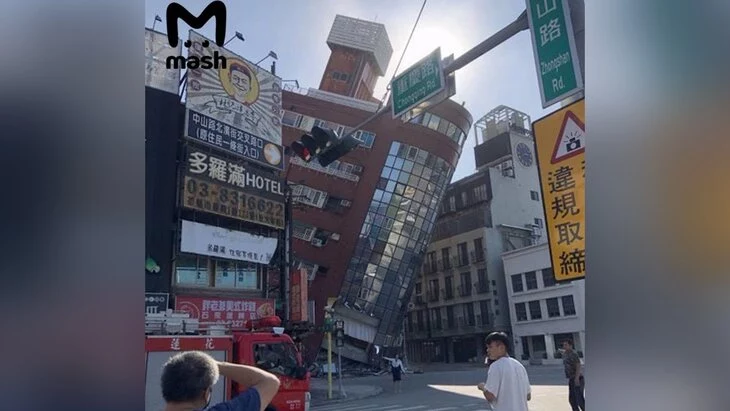 Ряд зданий разрушен на Тайване после мощного землетрясения Ряд зданий разрушен на Тайване после мощного землетрясения