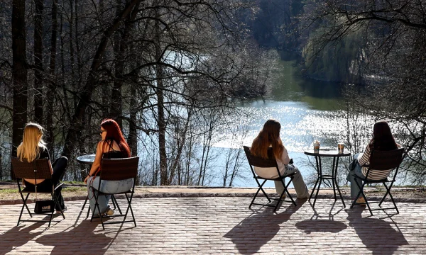 «Оранжевый» уровень опасности объявили в Москве и области из-за жаркой погоды «Оранжевый» уровень опасности объявили в Москве и области из-за жаркой погоды
