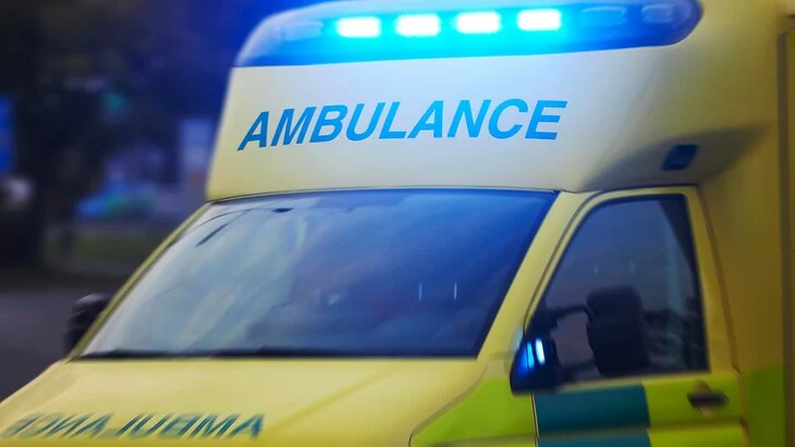 Автомобиль сбил несколько человек в британском Дерби Автомобиль сбил несколько человек в британском Дерби